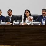 Javier Corral visita Hidalgo; imparte conferencia sobre lavado de dinero