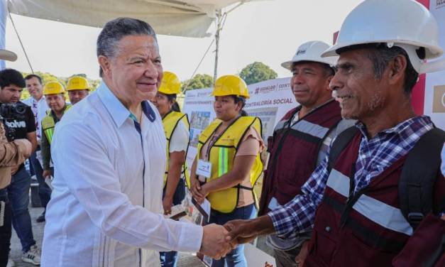 Julio Menchaca lleva inversión millonaria a Jaltocán