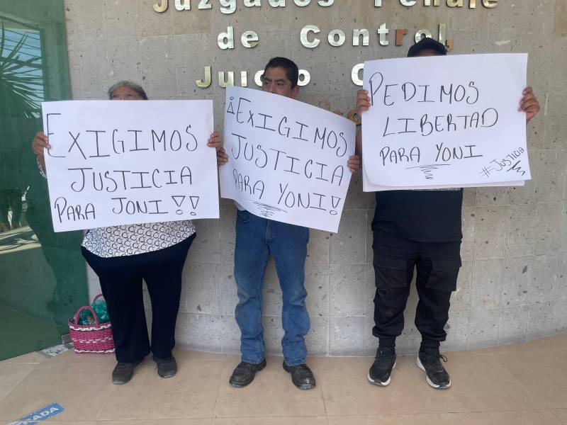 Piden justicia para jóvenes detenidos tras disturbios del 8M en Pachuca