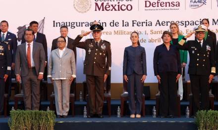 Julio Menchaca asistió a la inauguración de la Feria Aeroespacial México 2025