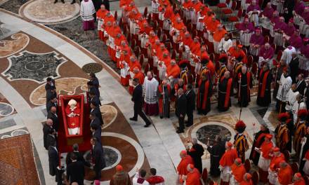 Dan inicio los funerales del Papa Francisco