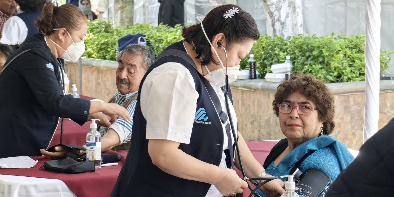 Llevan brigadas de salud a Ixmiquilpan