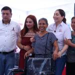 Entregan insumos médicos y apoyos en Huejutla