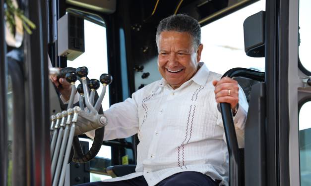 Julio Menchaca, entre los 5 gobernadores mejor evaluados del país