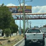 Hombre intentó lanzarse de un puente peatonal