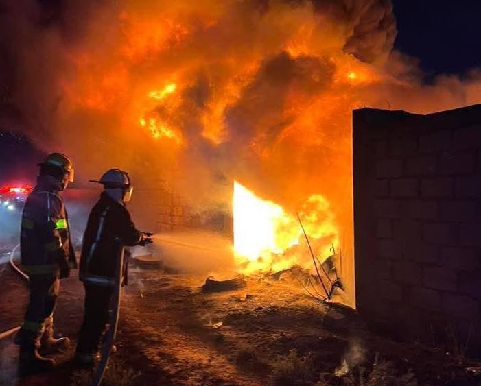 Se queman 2 mil llantas en incendio registrado en Pachuca