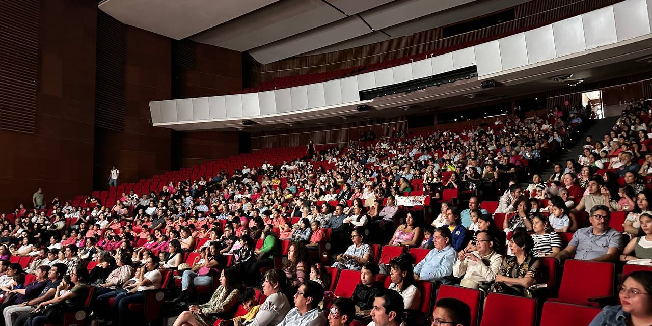 César Lozano y Universo Romántico Tour llegarán a Pachuca