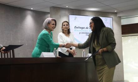 Poder Judicial impulsa profesionalización con entrega de títulos de maestría