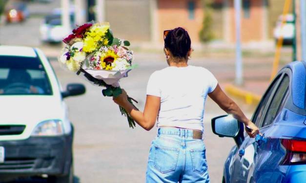 Se intensifica la venta de flores en este Día de las Madres