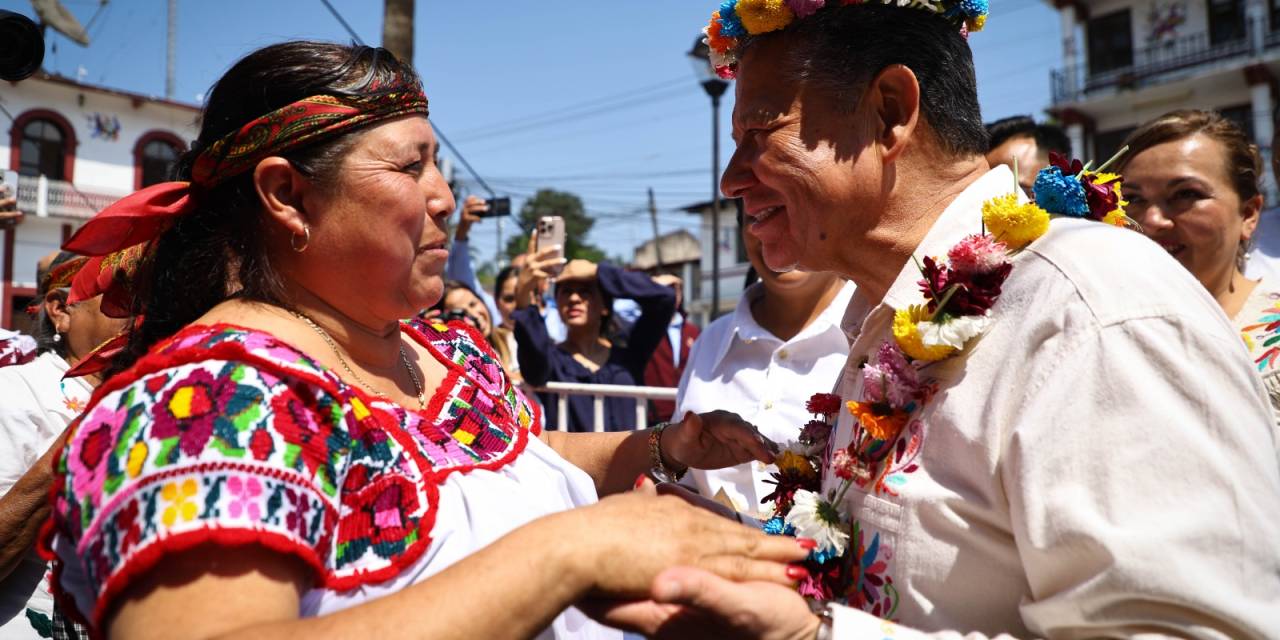 Julio Menchaca visita la Omotí-Tepehua con las Rutas de la Transformación
