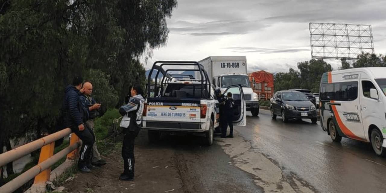 Hallan restos humanos en dos vialidades del Estado de México