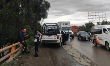 Hallan restos humanos en dos vialidades del Estado de México