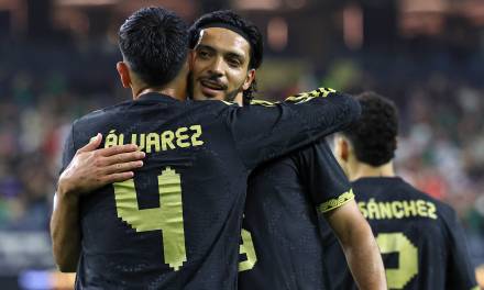 Raúl Jiménez sigue on fire con la selección