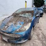 Retiran vehículos dañados durante lluvias en Pachuca