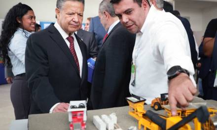 Julio Menchaca inaugura Seminario de Ingeniería Vial