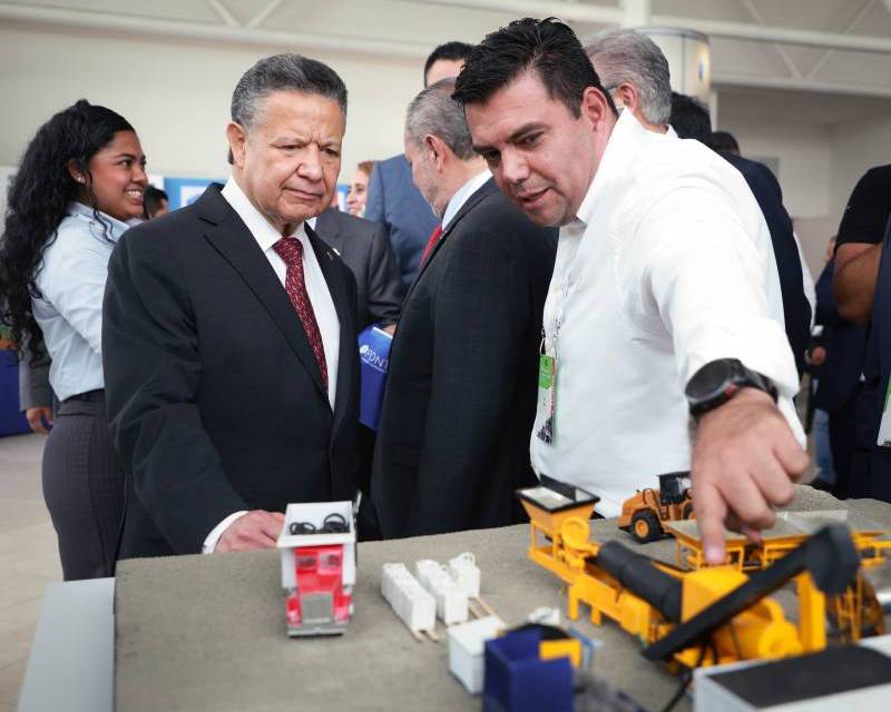 Julio Menchaca inaugura Seminario de Ingeniería Vial