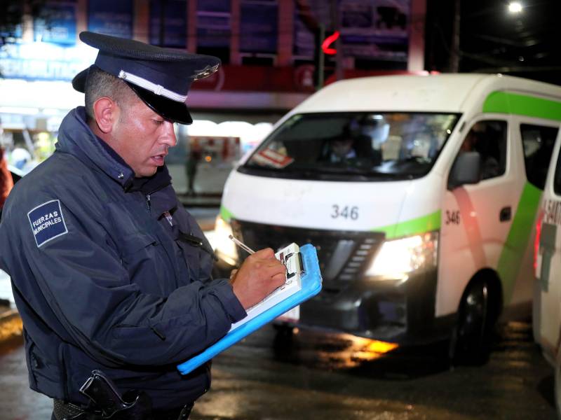Inspeccionan a más de mil unidades de transporte público