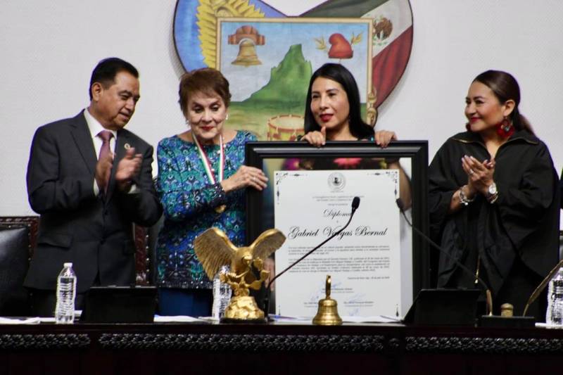 Congreso otorga medalla post mortem al caricaturista Gabriel Vargas Bernal