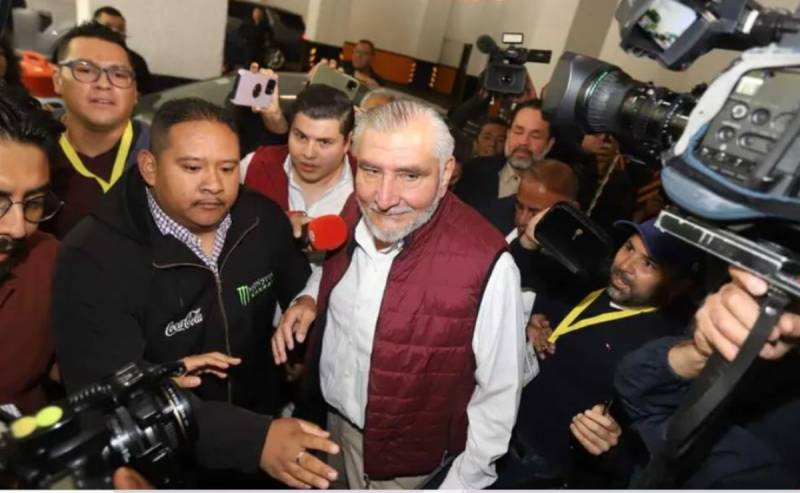 Reaparece Adán Augusto López en Consejo Nacional de Morena