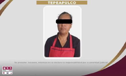 Mujer vendía droga en puesto de aguas frescas; fue detenida