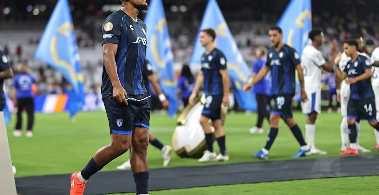 Salomón Rondón se va de los Tuzos