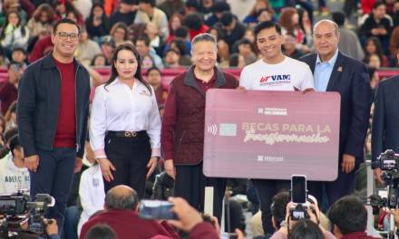 Becan a más de 17 mil estudiantes universitarios