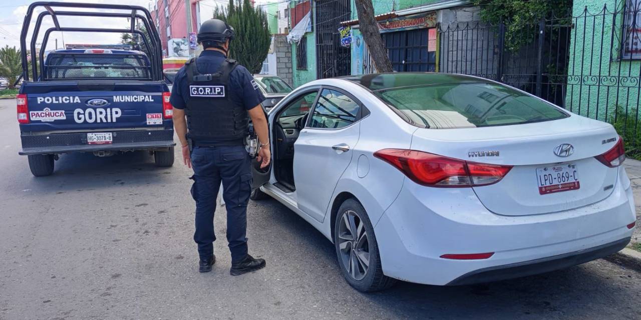 Aseguran dos vehículos con reporte de robo en Pachuca