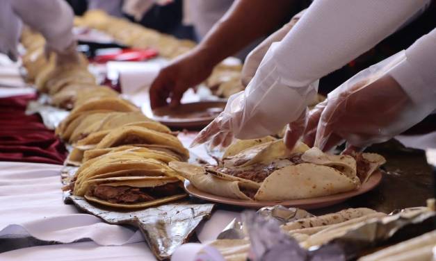 Actopan logra Récord Guinness con 11 mil tacos de barbacoa