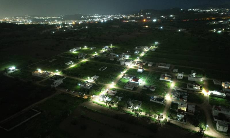 Rehabilitan luminarias en colonia Valle del Palmar en Pachuca