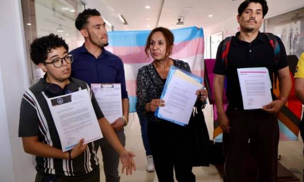 Colectivos LGBT+ respaldan a Ana Karen Parra