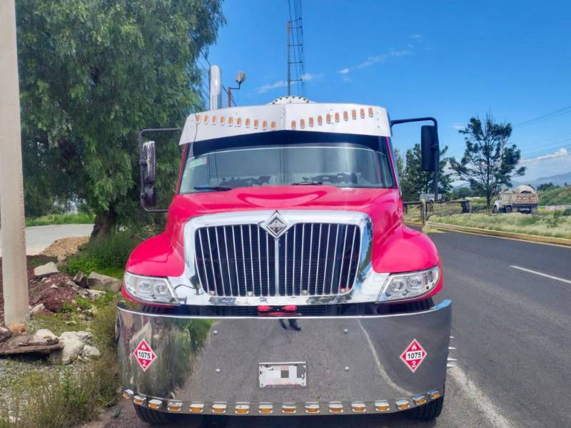 Aseguran pipa con gas LP en Pachuca