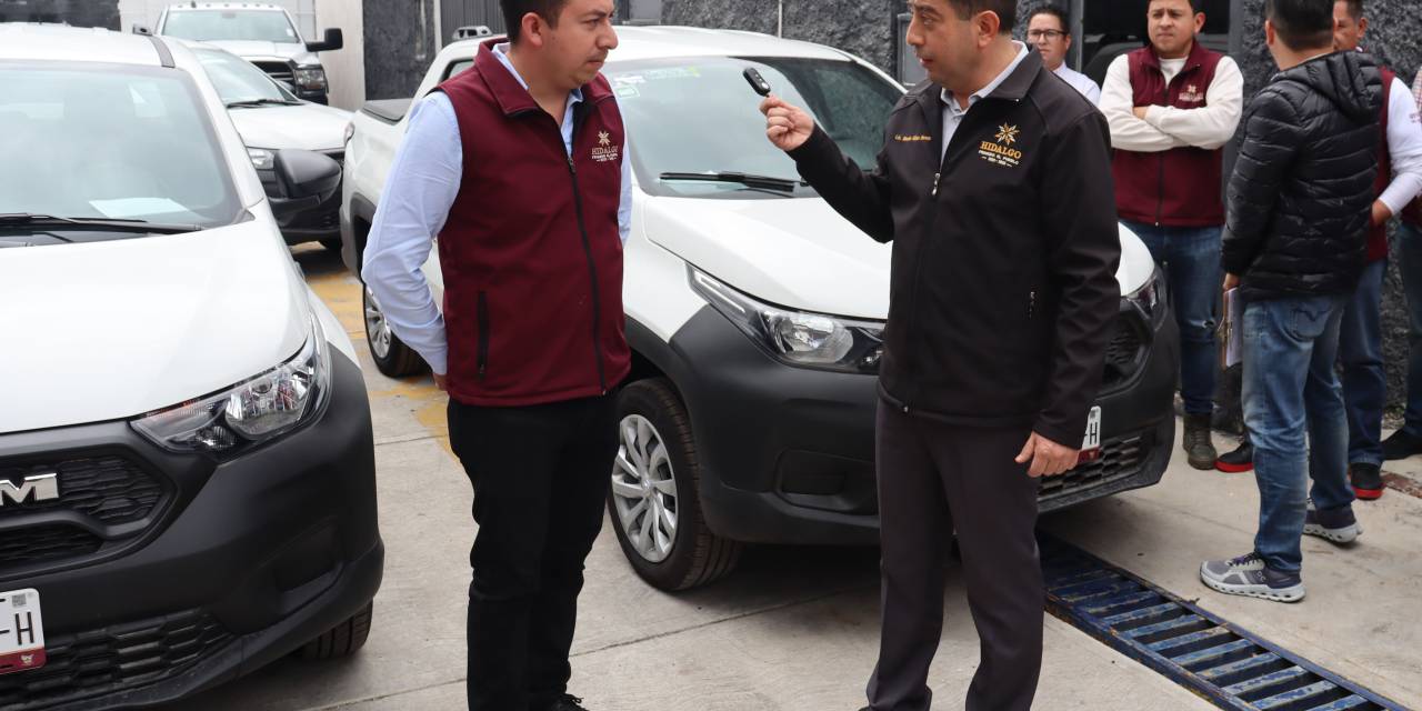 Entregan 56 nuevos vehículos a los Servidores del Pueblo