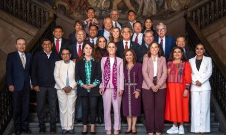 Julio Menchaca acude a reunión con Claudia Sheinbaum