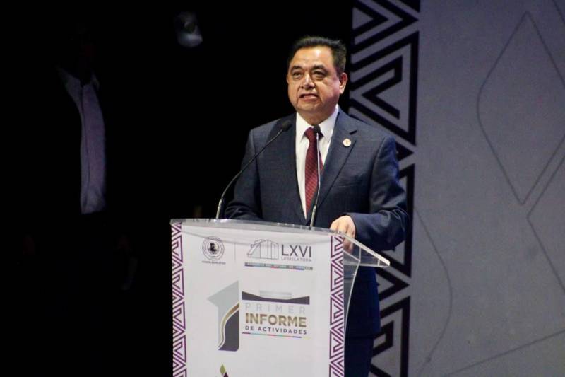 Andrés Velázquez rinde primer informe legislativo