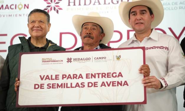 Julio Menchaca entrega apoyos para el campo en Epazoyucan