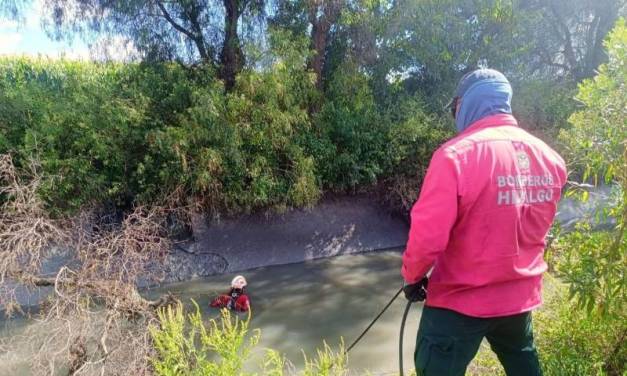 Tragedia: cae automóvil en canal de Tezontepec de Aldama