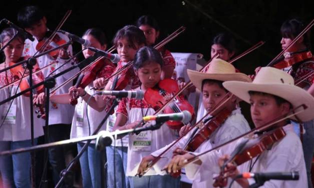 Concluye en Atlapexco Encuentro de Niños y Jóvenes Huapangueros