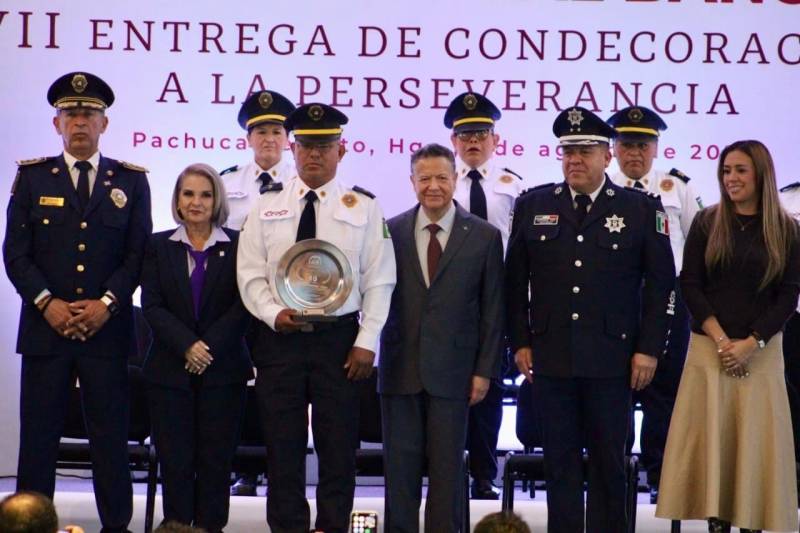 Reconocen labor de 109 elementos de la Policía Industrial Bancaria