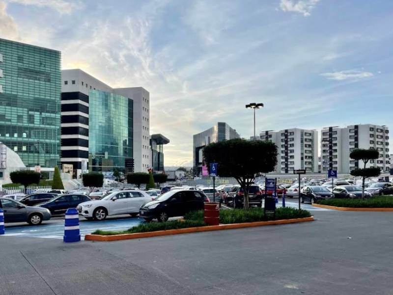 Regularán tarifas en estacionamientos de Pachuca