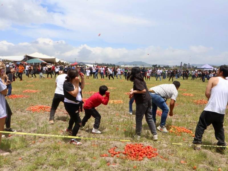 Se realizó la tradicional Jitomatiza en Metepec