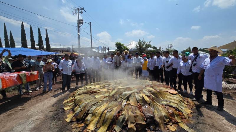 Destapan los hornos más grandes de México de barbacoa y ximbó en Actopan