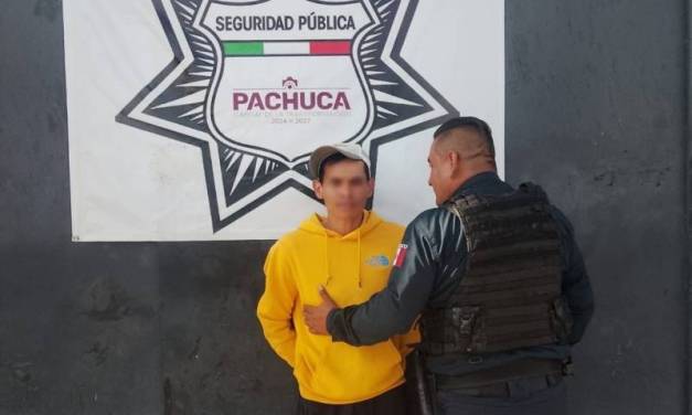 Detienen a hombre por presunto robo a transeúnte en Pachuca