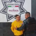 Detienen a hombre por presunto robo a transeúnte en Pachuca