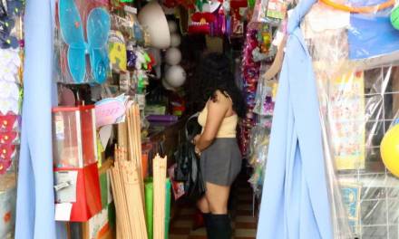 Ventas bajas y competencia en las papelerías de Pachuca