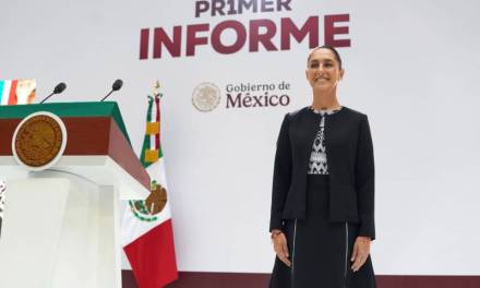 Julio Menchaca asiste al primer informe de la presidenta Claudia Sheinbaum