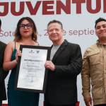 Julio Menchaca entregó el Premio Estatal de la Juventud 2025