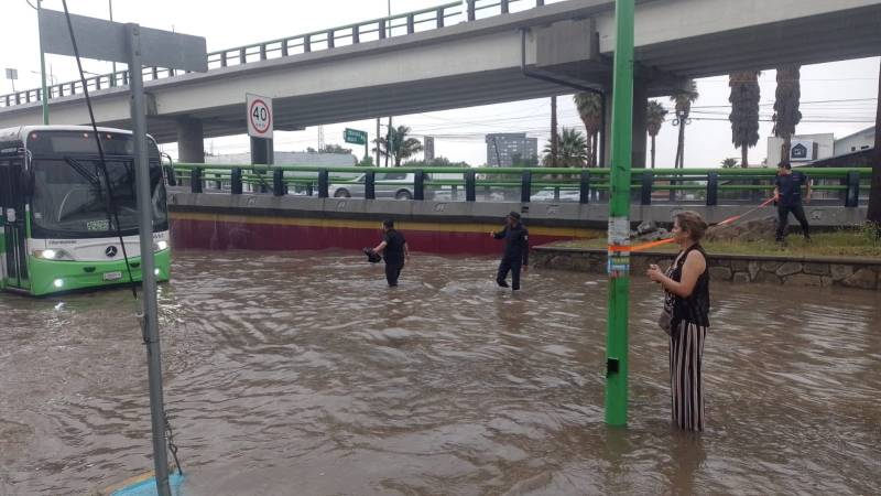 Lluvias colapsan la zona metropolitana de Pachuca