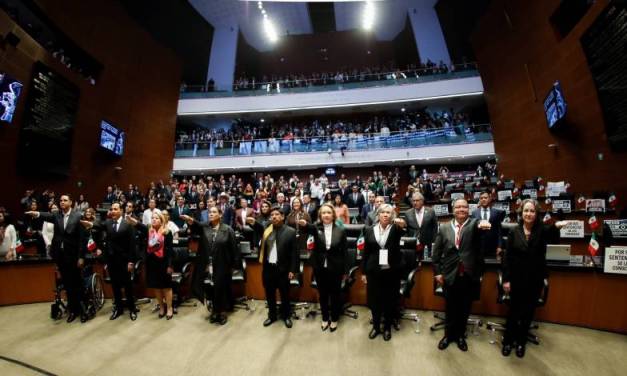 Protestan nuevos integrantes de la SCJN