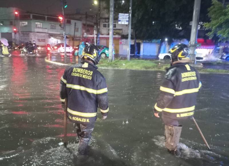 Colapsa la CDMX por intensas lluvias