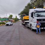 Maquinaria llega a la Sierra tras derrumbe en carretera